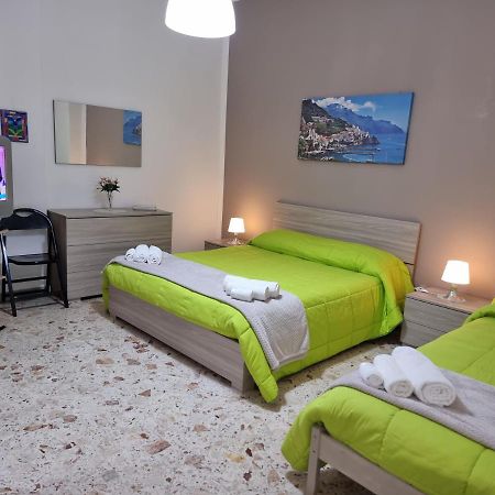 Residenza Margherita - Centralissima Salerno Luaran gambar