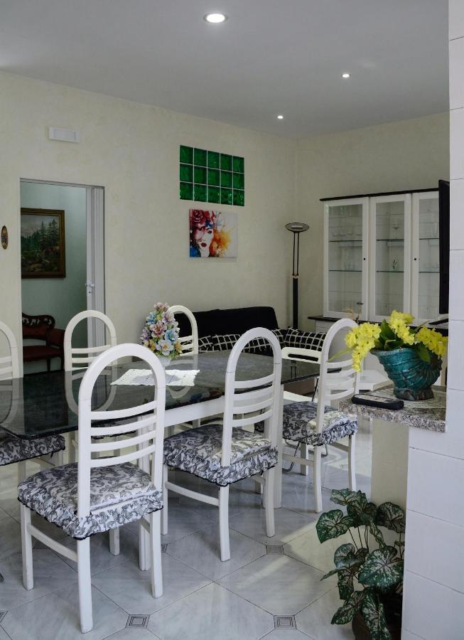 Residenza Margherita - Centralissima Salerno Luaran gambar