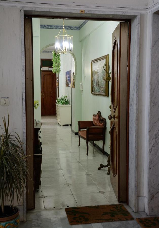 Residenza Margherita - Centralissima Salerno Luaran gambar