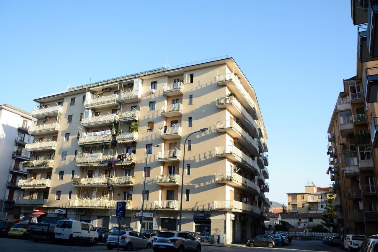 Residenza Margherita - Centralissima Salerno Luaran gambar