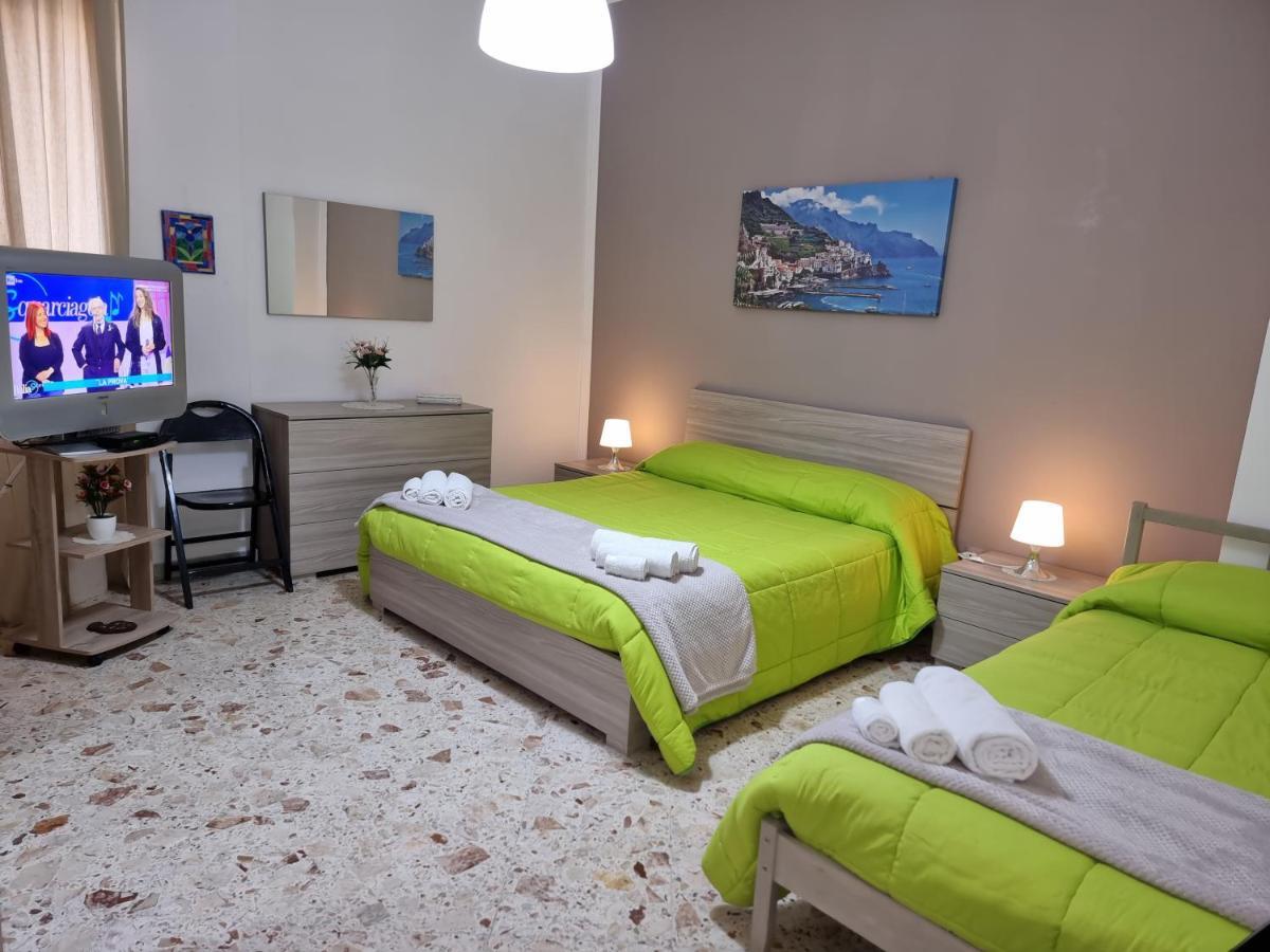 Residenza Margherita - Centralissima Salerno Luaran gambar
