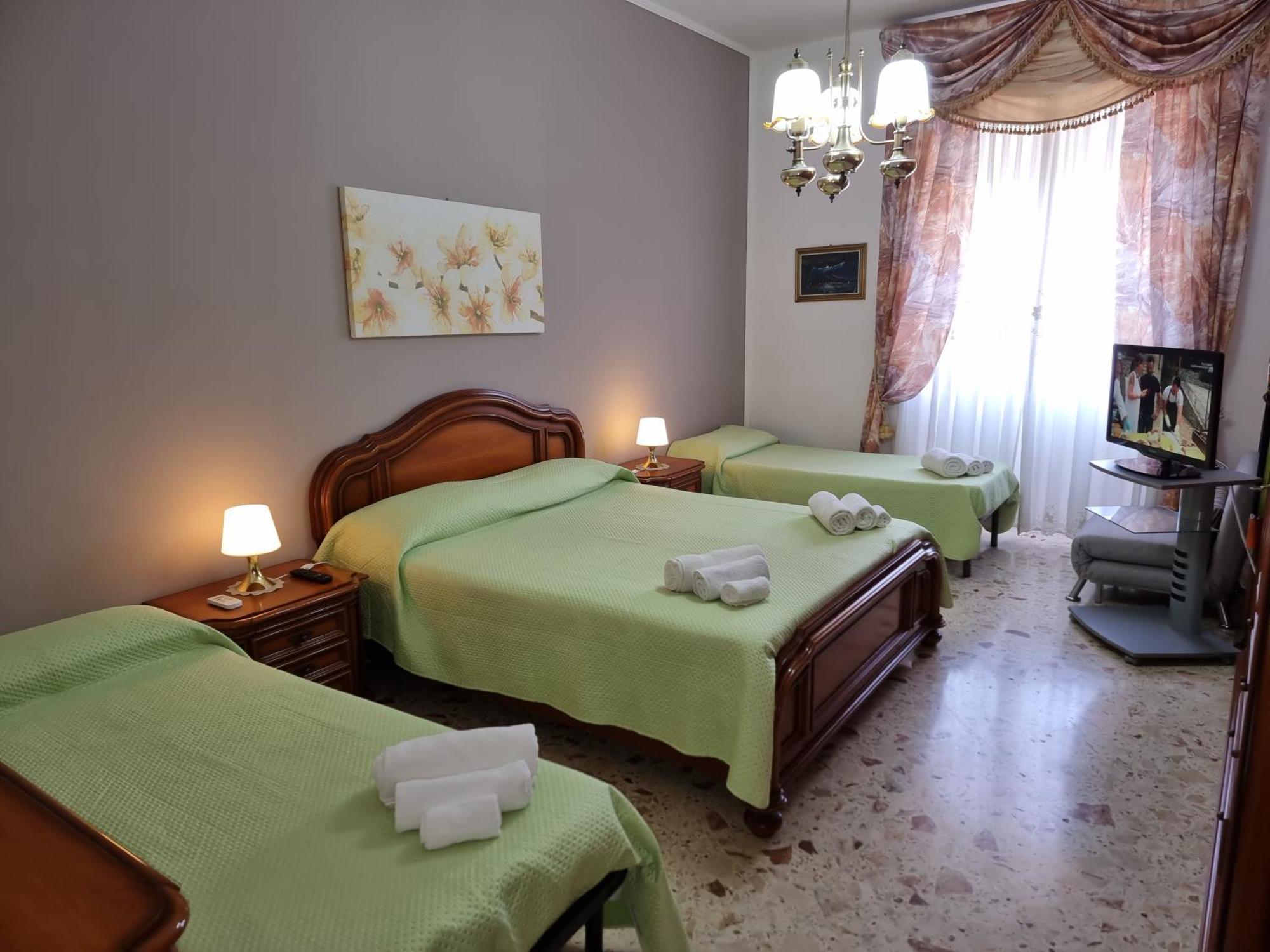 Residenza Margherita - Centralissima Salerno Luaran gambar