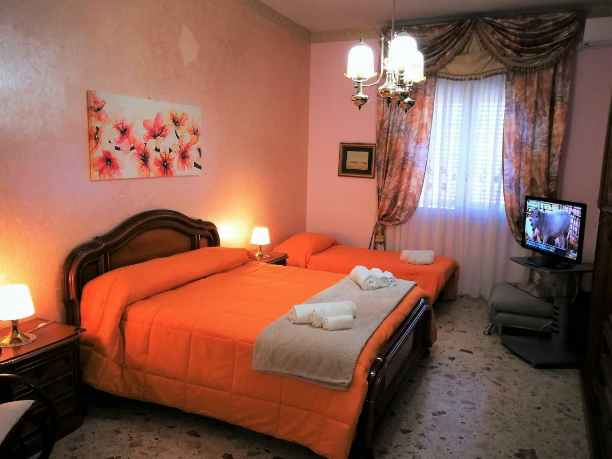Residenza Margherita - Centralissima Salerno Luaran gambar
